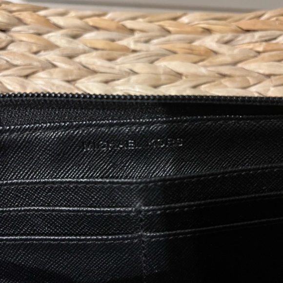 MICHAEL KORS WALLET - Picture 5 of 6